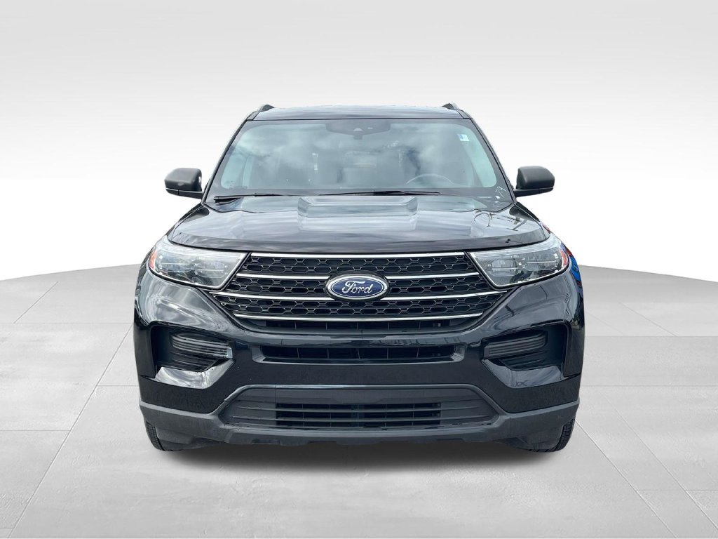 Used 2022 Ford Explorer XLT RWD image 2