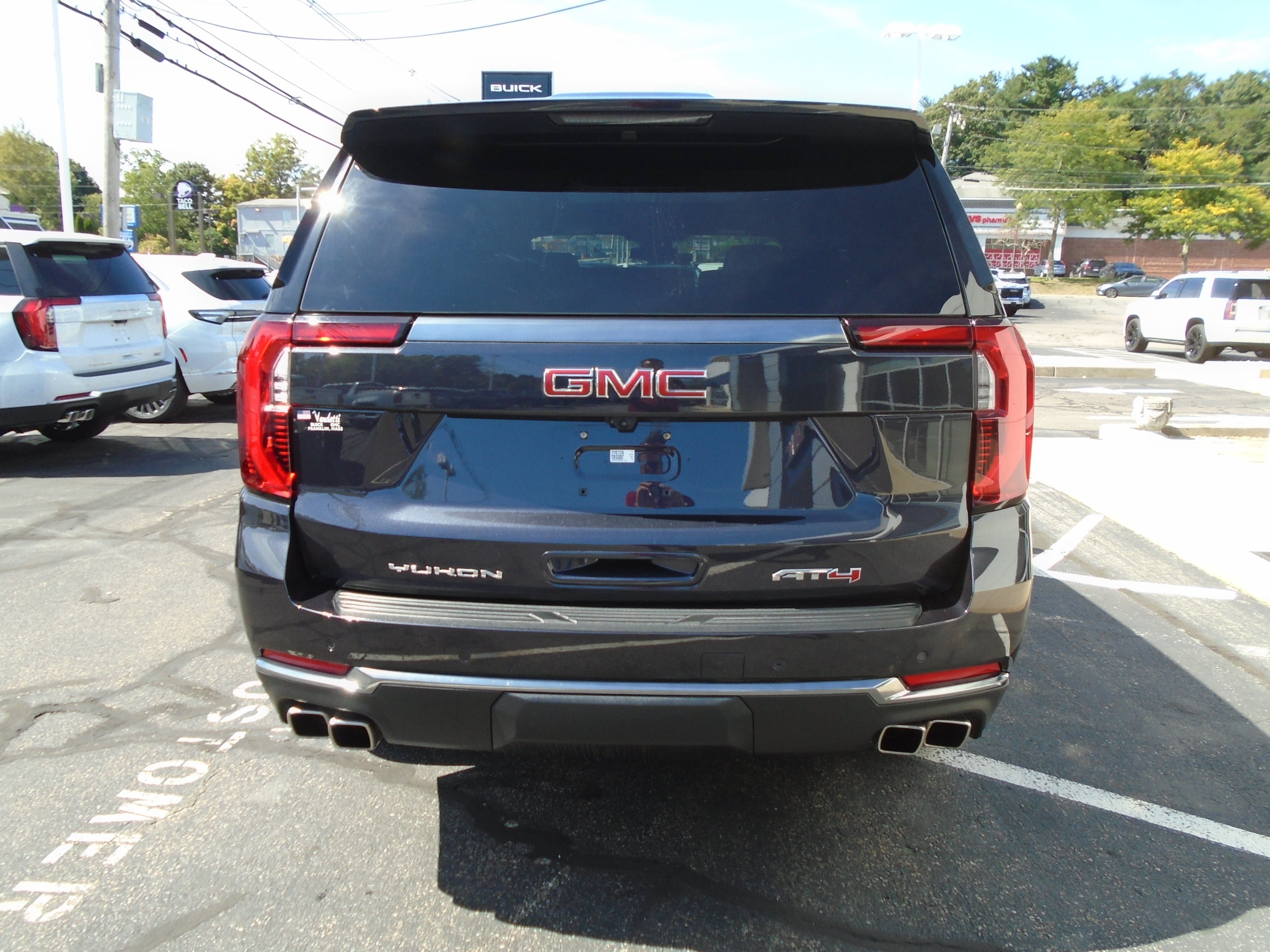 Used 2025 GMC Yukon AT4 AWD/4WD image 7