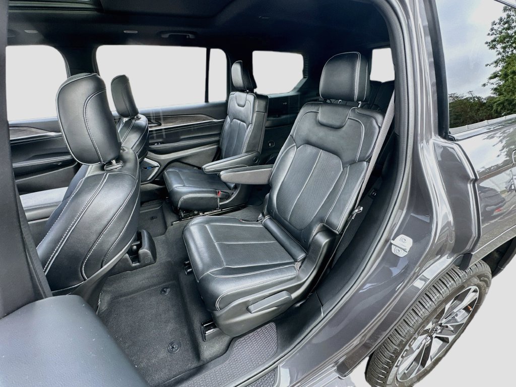 Used 2022 Jeep Grand Cherokee L Overland RWD image 26