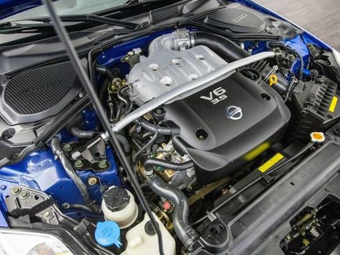 Used 2005 Nissan 350Z Coupe w/ (N93) Cargo Convenience Pkg image 40