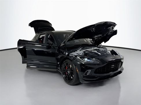 Used 2021 Aston Martin DBX image 37