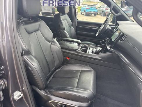Used 2024 Jeep Wagoneer L 4WD image 30