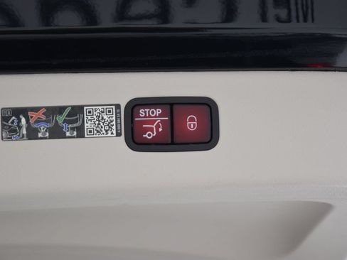 Certified 2023 Mercedes-Benz EQS 580 4MATIC SUV image 31