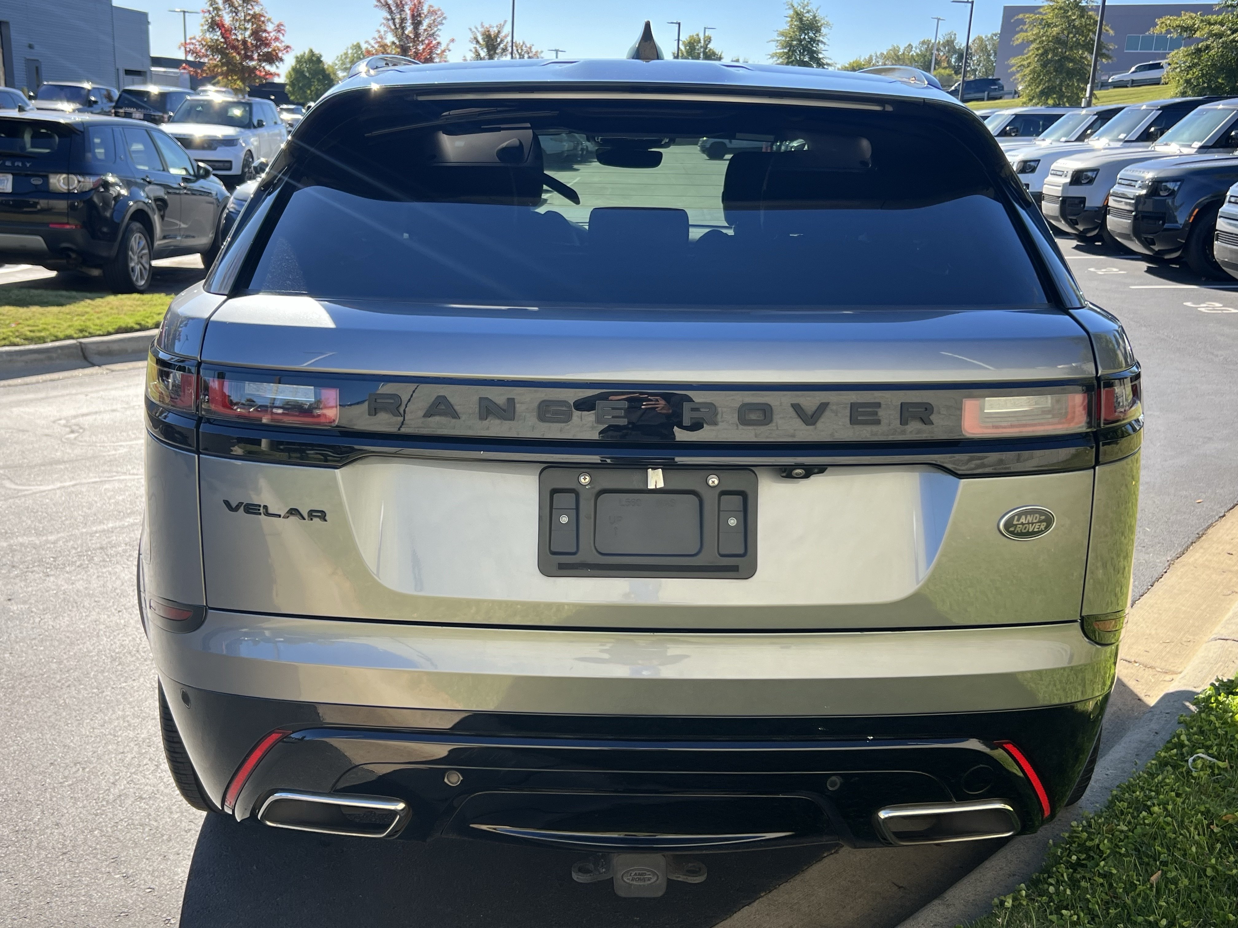 Certified 2023 Land Rover Range Rover Velar R-Dynamic S AWD/4WD image 6