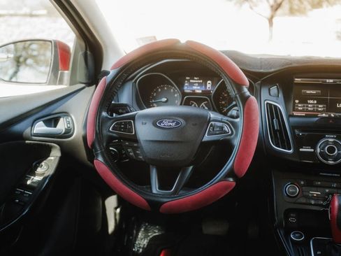 Used 2015 Ford Focus Titanium image 30