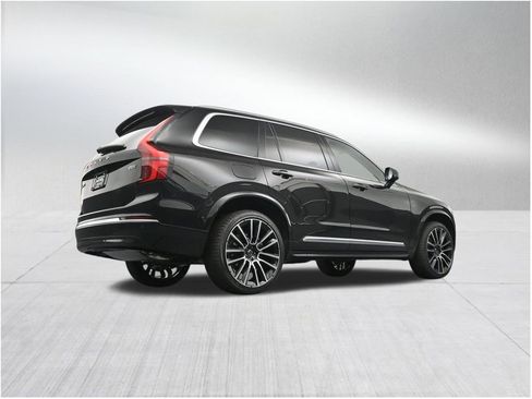 New 2026 Volvo XC90 B5 Plus AWD/4WD image 25