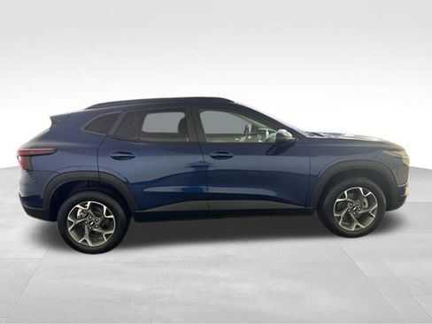 Used 2024 Chevrolet Trax LT FWD image 10