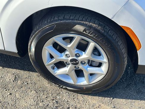 Used 2025 Kia Soul LX w/ LX Technology Package image 28