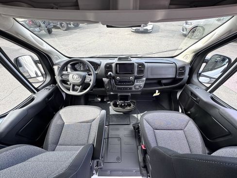 Used 2025 RAM ProMaster 3500 w/ Convenience Group image 14