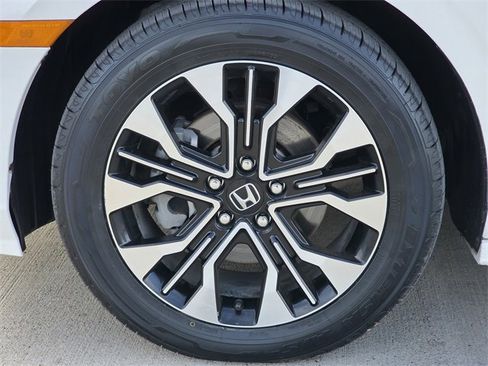 Used 2025 Honda Odyssey Elite image 9