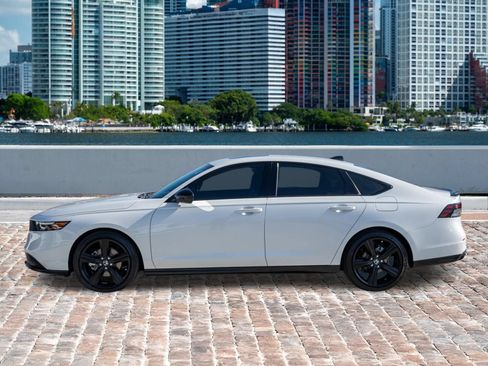Used 2025 Honda Accord Sport image 9
