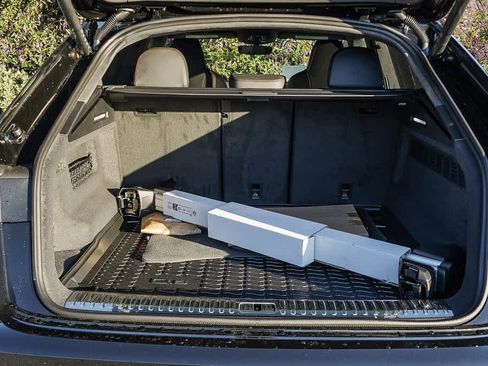 New 2026 Audi SQ8 Prestige image 29