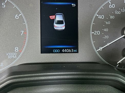 Used 2024 Toyota Corolla LE FWD image 19