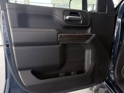 Used 2021 Chevrolet Silverado 2500 LT w/ Convenience Package image 17