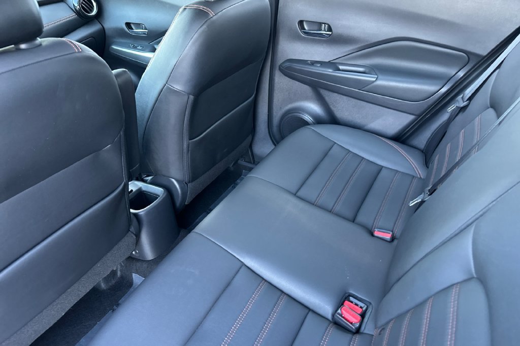 Used 2019 Nissan Kicks SR w/ SR Premium Package FWD image 11