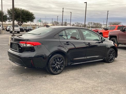 Used 2023 Toyota Corolla LE image 5