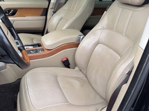 Used 2019 Land Rover Range Rover HSE image 14