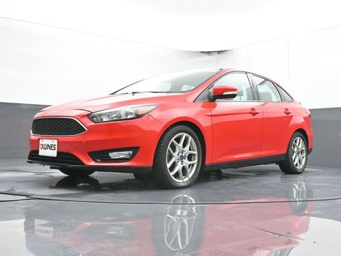 Used 2015 Ford Focus SE w/ Equipment Group 201A FWD image 28