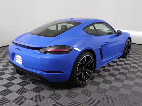 Used 2025 Porsche 718 Cayman image 8