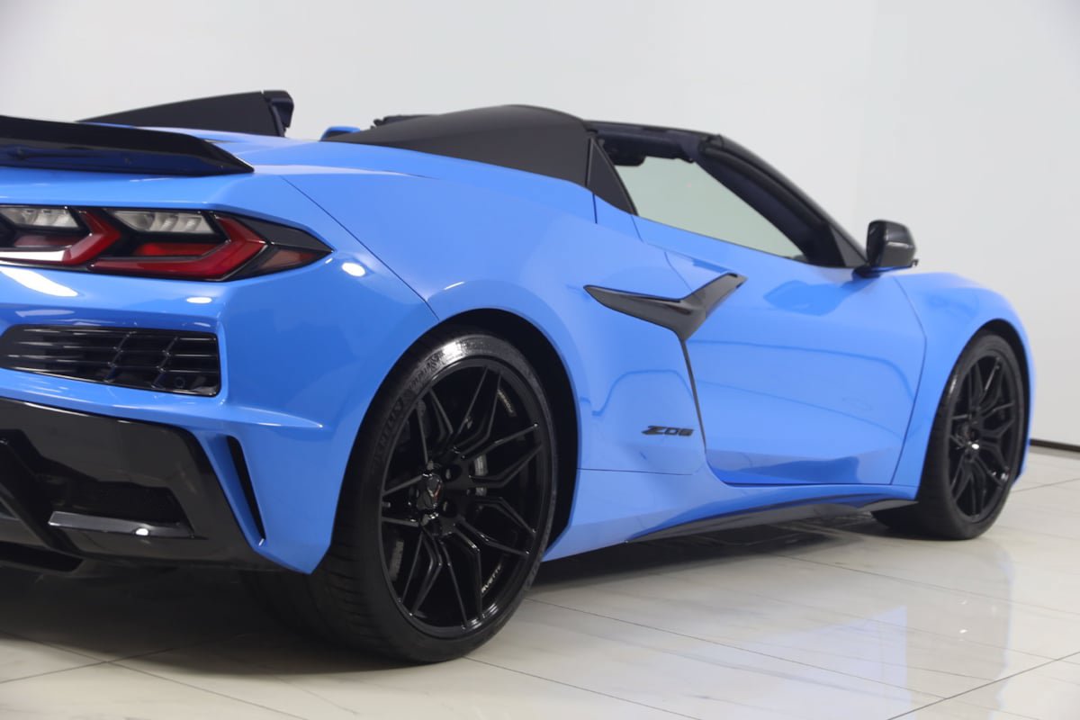 Used 2024 Chevrolet Corvette Z06 w/ Stealth Interior Trim Package RWD image 64