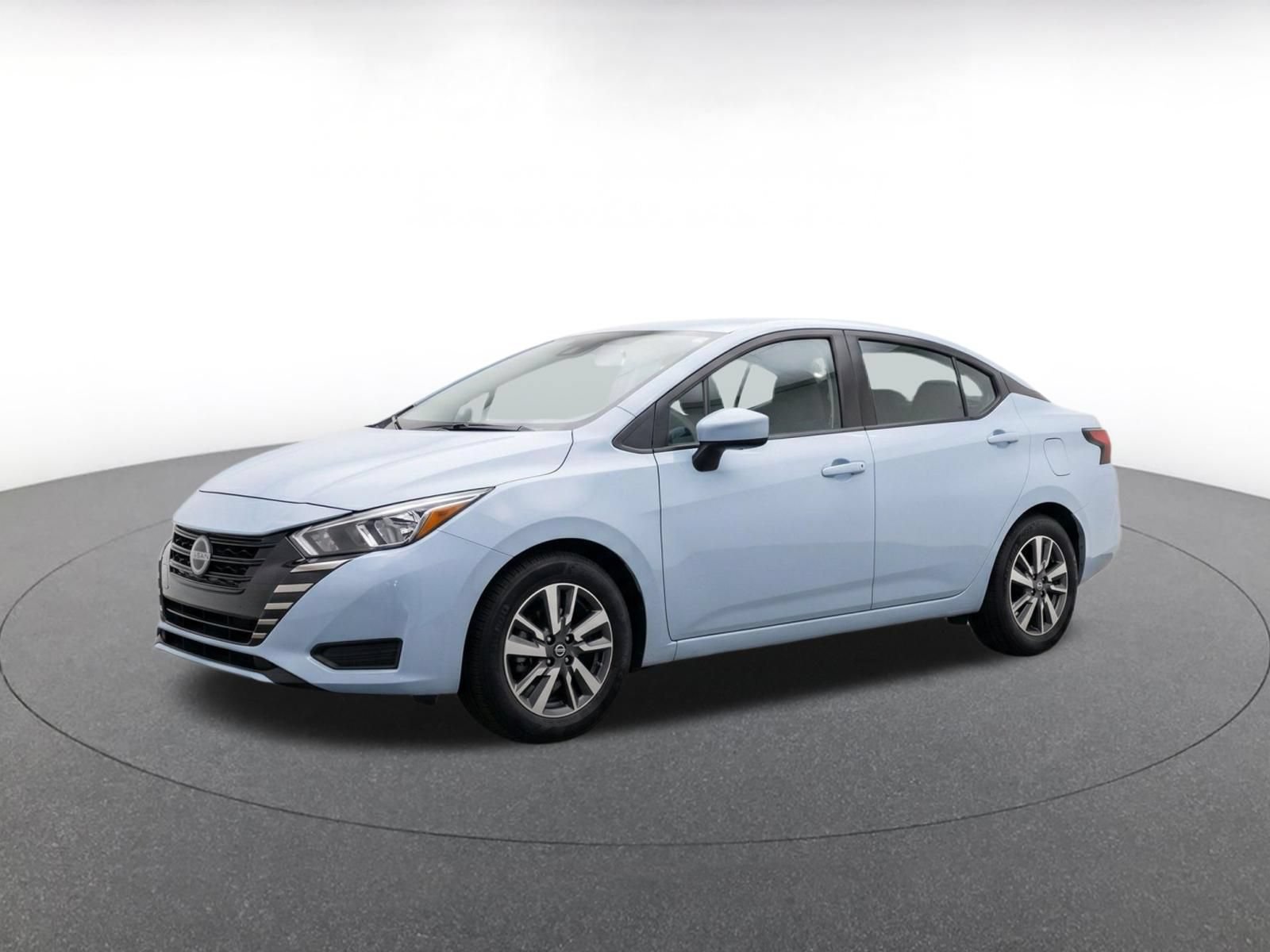 Used 2025 Nissan Versa SV FWD image 2