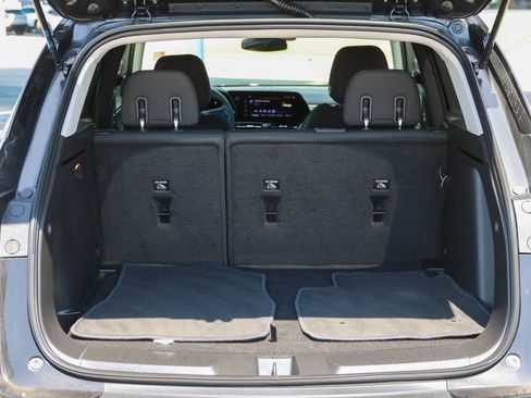 Used 2025 Chevrolet TrailBlazer LT AWD/4WD image 9