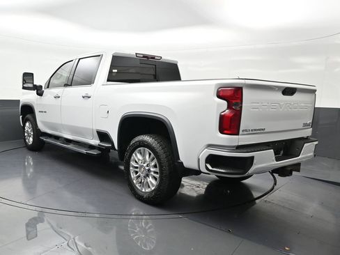 Used 2022 Chevrolet Silverado 2500 High Country AWD/4WD image 3