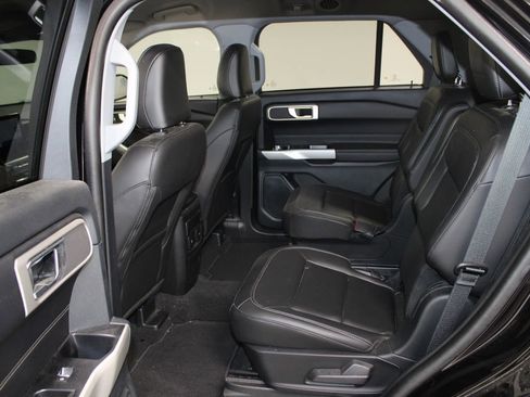 Used 2023 Ford Explorer XLT w/ Equipment Group 202A image 18