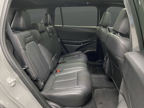 New 2026 Jeep Cherokee Overland w/ Trailer Tow Group image 34