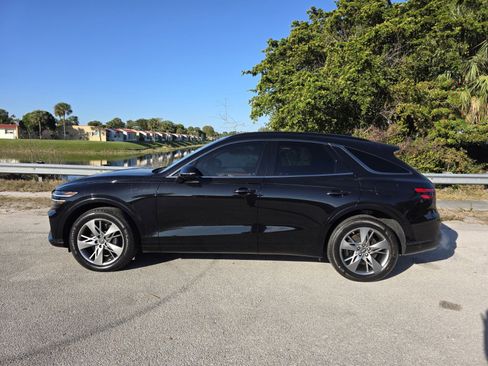 Used 2024 Genesis GV70 3.5T Sport image 7