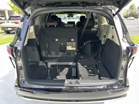 Certified 2023 Toyota Sienna Platinum FWD image 34