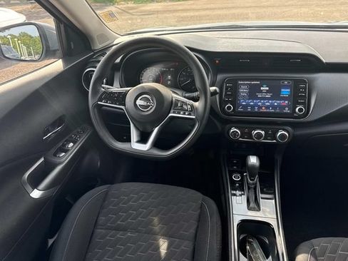 Used 2023 Nissan Kicks SV FWD image 18