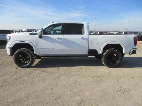 New 2026 GMC Sierra 2500 Denali Ultimate image 10