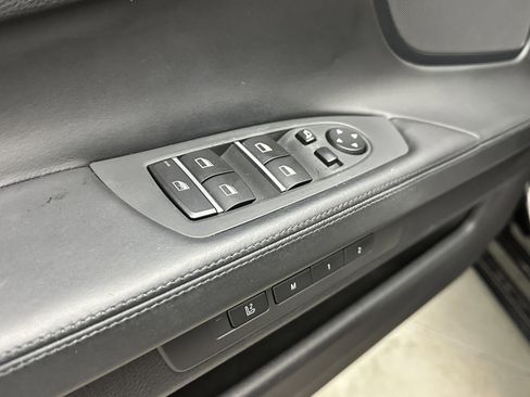 Used 2011 BMW 750i image 14