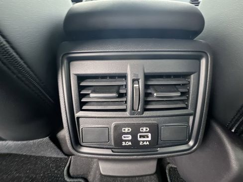 Used 2026 Subaru Forester Premium AWD/4WD image 21