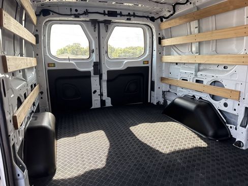 Used 2024 Ford Transit 250 Low Roof w/ Exterior Upgrade Package RWD image 29