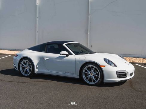 Used 2019 Porsche 911 Targa 4 AWD/4WD image 2