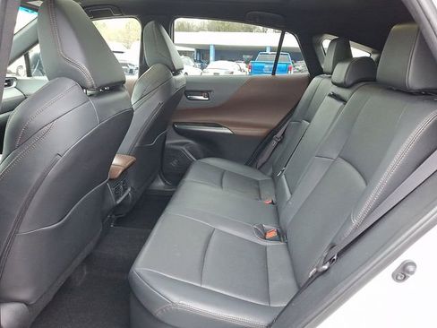 Used 2024 Toyota Venza LE image 12