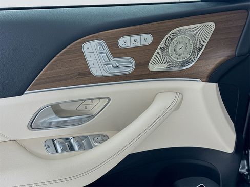 Used 2026 Mercedes-Benz GLS 450 4MATIC image 19