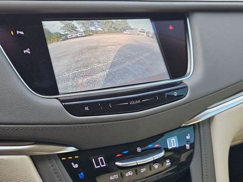Used 2018 Cadillac XT5 Premium Luxury w/ Driver Assist Package FWD image 9