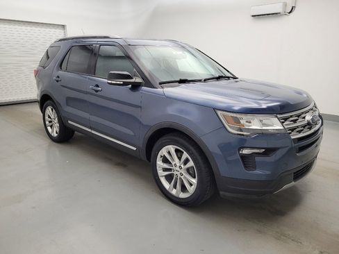 Used 2018 Ford Explorer XLT w/ Equipment Group 202A AWD/4WD image 11