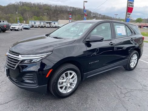 Used 2024 Chevrolet Equinox LS w/ LPO, Floor Liner Package AWD/4WD image 2