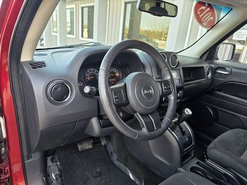Used 2015 Jeep Patriot Latitude image 9