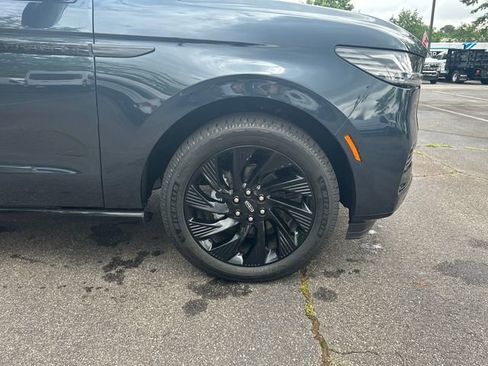 New 2026 Lincoln Navigator Reserve w/ Jet Appearance Package AWD/4WD image 13