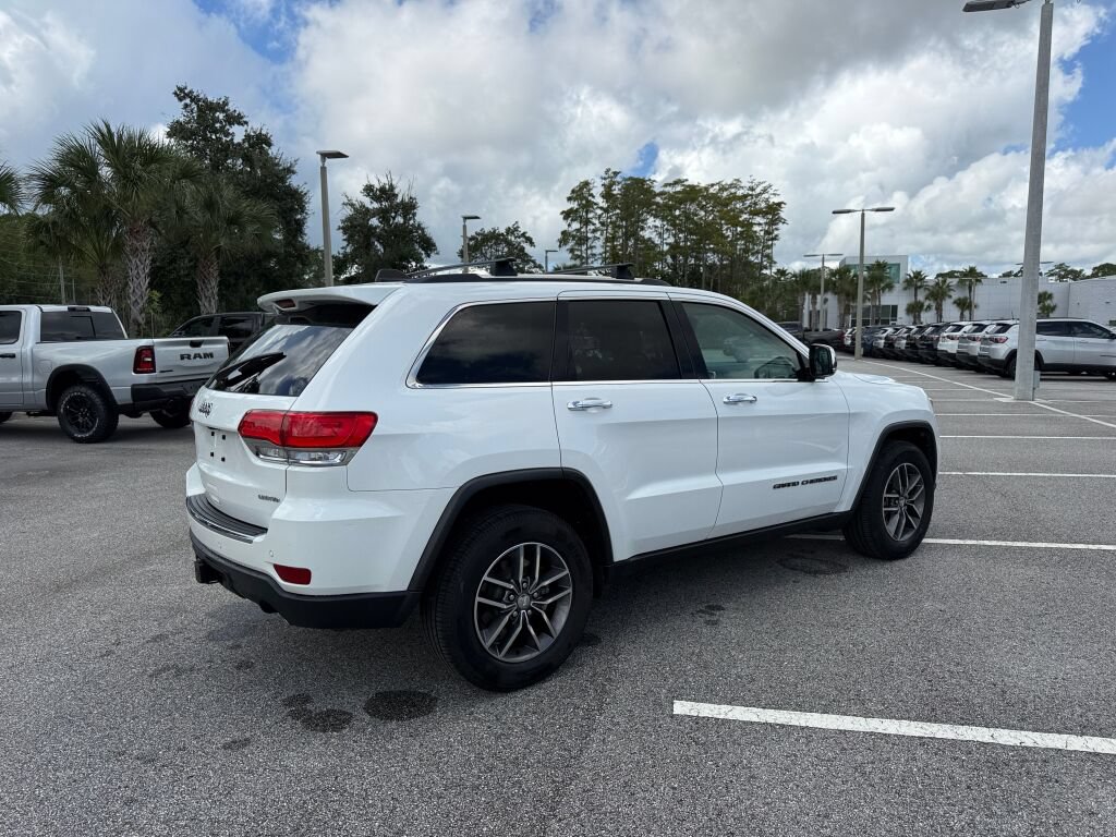 Used 2017 Jeep Grand Cherokee Limited w/ Trailer Tow Group IV RWD image 3