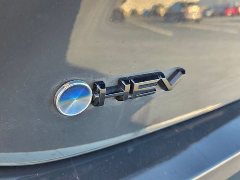 Used 2025 Toyota Camry LE image 11