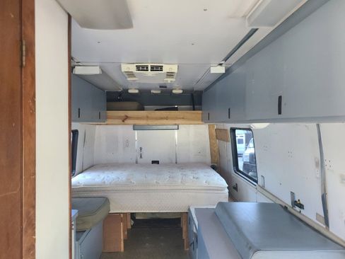 Used 1999 Ford E-450 and Econoline 450 image 16