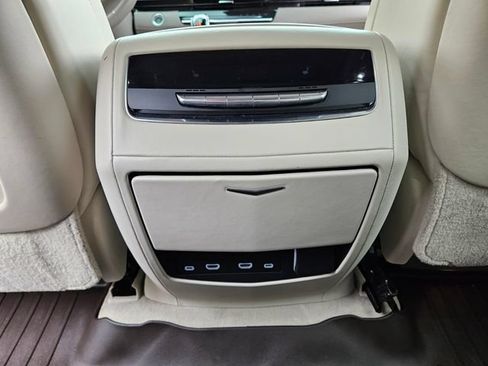 Used 2021 Cadillac Escalade Sport Platinum w/ Heavy-Duty Trailer Package AWD/4WD image 11