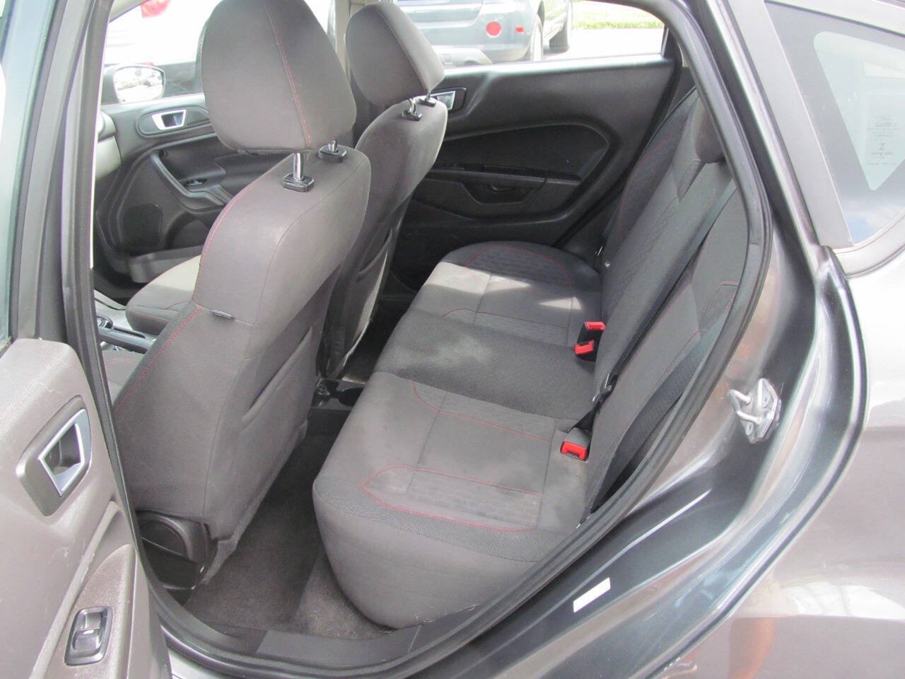 Used 2015 Ford Fiesta SE w/ Equipment Group 201A FWD image 16