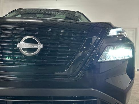 Used 2023 Nissan Rogue SV w/ SV Premium B Package FWD image 5
